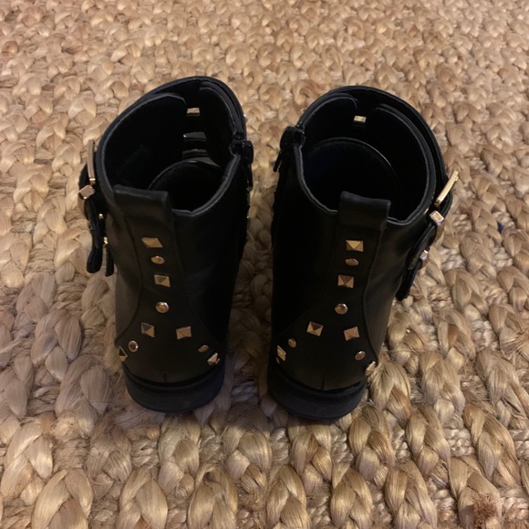 Booties - Picture 4 of 5